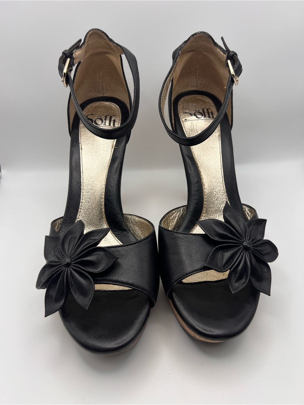 Sofft Black Leather Cork Platform Flower Accent Heels Size 8.5